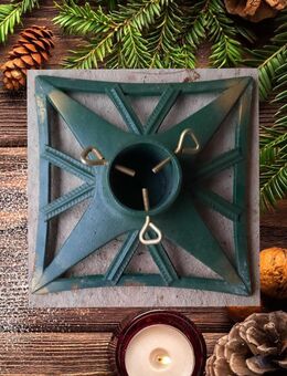 Alter Weihnachtsbaumständer, diverse Kugel, - Trier