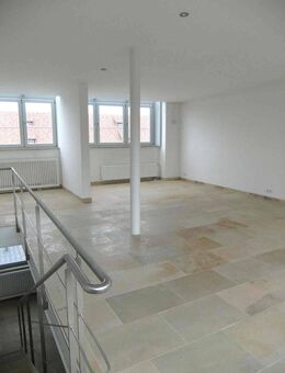 Anfragen bitte per Mail: Loft-Wohnung vom Feinsten mit 2 Terrassen (östliche Altstadt) - Regensburg
