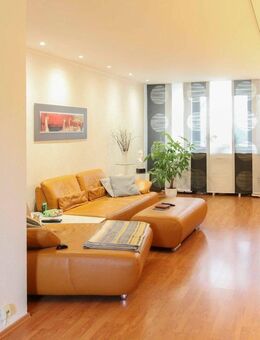 Ein Traum: Gehobene Etagenwohnung mit Balkon und Spa-Bereich - Duisburg