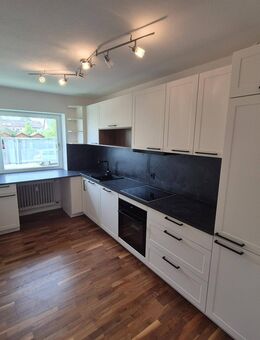 Hochwertige Etagenwohnung mit neuer Küche ab 1. Oktober - Gunzenhausen
