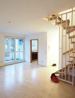 Moderne, schicke und gemütliche 3-Zimmer-Maisonettewohnung mit Einbauküche und Balkon in grüner ruhiger Lage in Weisendorf - Weisendorf