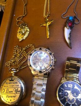Aus humanistischen Grunde schenke in Dresden meines Sammlung Kette u und Uhr Nur 1 Sache in Hand mehr gebe nichtv - Berlin