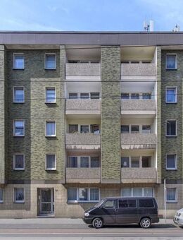 Moderne und voll renovierte 2-Zimmer-Wohnung mit Balkon in zentraler Lage - Duisburg