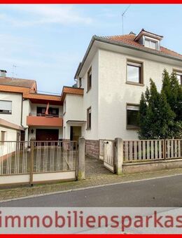 Zwei Wohngebäude - Drei Garagen - Großer Garten - Viel Potenzial! - Niefern-Öschelbronn