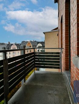 Balkon + Fußbodenheizung, Helle und freundliche 2-Raum-Wohnung zur Miete in Reichenbach - Reichenbach (Vogtland)