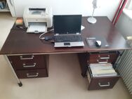 Schreibtisch dunkelbraun mit Archivschrank zu verschenken - Lörrach