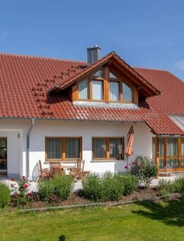 Ruhiges Landleben - Hochwertiges, gepflegtes 2-Familienhaus mit schönem Garten in ruhiger Dorflage - Oberndorf (Neckar)