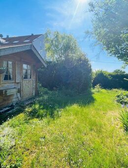 Top Lage! Nähe Salvatorberg! Renovierungsbedürftiges Wohnhaus mit 2 Wohneinheiten und Garagen - Mainburg