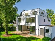 Neubau: Anspruchsvolle Haushälfte in Bauhaus-Ästhetik mit Wärmepumpe und Photovoltaik - München