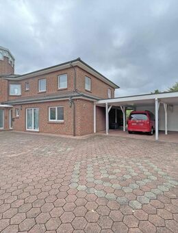 Friesoythe - Exklusives EFH mit Turm, großem Garten & Doppelcarport - Friesoythe