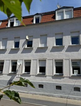 moderne 3-RWE mit saniertem Badezimmer - Zwickau