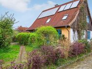 Einfamilienhaus mit guter Substanz, Photovoltaik, Solar, Pool, Wintergarten und Garagen in Melsdorf - Melsdorf