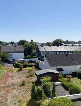 Benrath - nähe Schlosspark und Rhein - Kernsanierte 3 Raum Wohnung mit Südbalkon und TG- Stellplatz - Düsseldorf