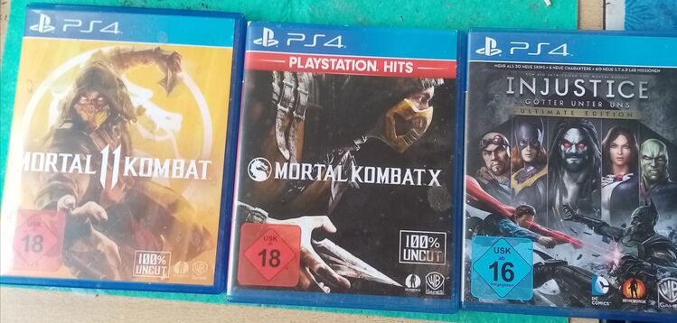 Verkaufe MK plus spiel daneben Spiele PS4 - Bielefeld