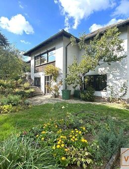 Ihre grüne Oase in 97638 Mellrichstadt ! Einfamilienhaus mit Doppelgarage und traumhaftem Grundstück! - Mellrichstadt