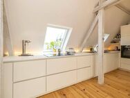 Neuwertige Maisonettewohnung mit gehobener Ausstattung in stilvollem Altbau - Köln