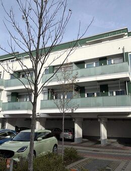 Neuwertige 2-Zimmer Eigentumswohnung mit Balkon, Fahrstuhl und Carport in Hastedter Bestlage - Bremen