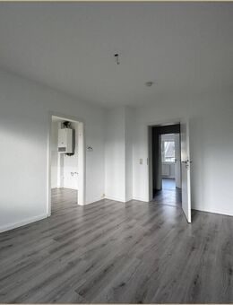 Charmante 2-Zimmer-Wohnung mit Balkon in Zentrumsnähe von Gelsenkirchen - Gelsenkirchen