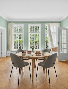 Charmante Villa im Landhausstil in Toplage von Berlin-Zehlendorf - wenige Schritte vom Mexikoplatz - Berlin