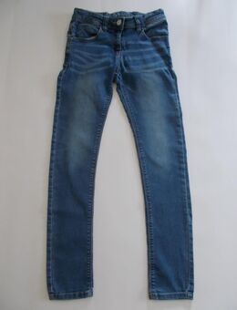 Jeans für Mädchen der Marke Staccato Blau Gr. 152 zu verkaufen. - Bielefeld