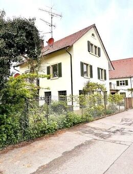 Ältere Doppelhaushälfte mit Gewerbe zum renovieren in Teningen - Teningen