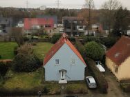 Sanierungsbedürftiges Zweifamilienhaus in ruhiger Lage von Bremen Farge - Bremen