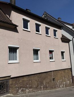 Großzügiges 2-Familienhaus in Ortsrandlage zum Kauf! - Geislingen (Steige)