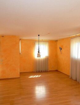 3 Zimmer-Maisonette mit zwei Balkonen und Garage - sofort bezugsfrei - Eislingen (Fils)