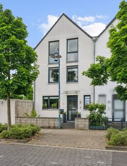 Alsdorf - Modernes Traumhaus mit viel Platz für die Familie in zentraler Lage - Alsdorf (Nordrhein-Westfalen)