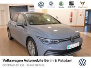 VW Golf, 1.5 l eTSI Style, Jahr 2023 - Berlin