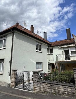 gepflegte 5-Zimmer-Wohnung mit Balkon und Garage in der Nähe von Lauda-Königshofen - Lauda-Königshofen
