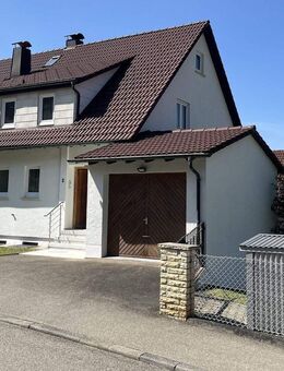 Zweifamilienhaus in sonniger Ortsrandlage in Wurmlingen - Wurmlingen