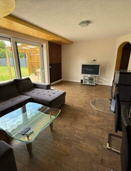 Großzügiges Zweifamilienhaus mit Garten und Garage - Meppen