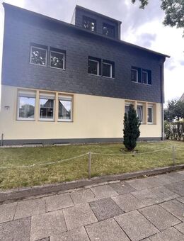 Das suchen alle: helle, bezugsfertige Wohnung mit kleinem Balkon in ruhiger Lage. - Oberhausen