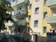 Komm in die City: 2 renovierte Zimmer mit großer Küche und Balkon - Oberhausen