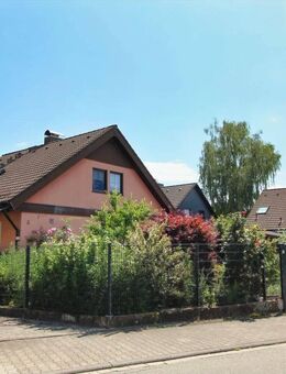 Großes Wohnhaus mit Einliegerwohnung - Neuhausen