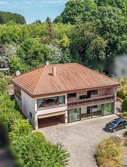 AUSSICHT - freistehendes Einfamilienhaus mit Garagen & Hallenbad in Neunkirchen! - Neunkirchen (Saarland)