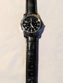 Armbanduhr mit Solarzelle, unbenutzt - Dresden