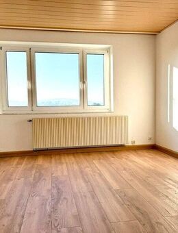 Wohnen in Bärenstein mit tollem Ausblick und eigenem Garten - PKW-Stellplatz und Garage vorhanden!! - Bärenstein