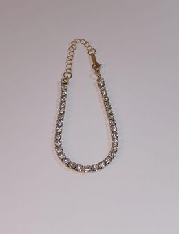 Elegantes goldfarbenes Armband mit Kristallkette - Viernheim