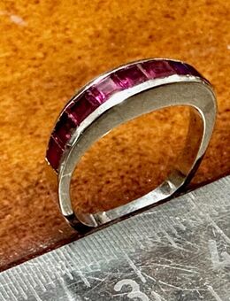Antiker Weissgoldring 750er Gold mit 9 Blutroten Burma Rubinen - Köln