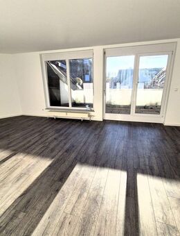 Sonnige 5 Zimmer Maisonettewohnung mit EBK und TG-Stellplatz in Stuttgart-Degerloch ! - Stuttgart