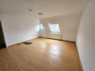 Renovierte 3-Zimmer Wohnung im 2. OG mit gemütlichen Dachschrägen - Engen