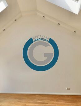 LICHTDURCHFLUTETE DACHGESCHOSSWOHNUNG MIT SONNIGER TERRASSE - OFFENE WOHNLOUNGE - ZENTRAL & RUHIG - Berlin