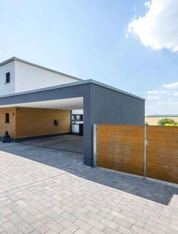 Hochwertiges Anwesen mit moderner Ausstattung und eigener Reitanlage - Lonnig