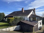 Charmantes Einfamilienhaus mit Einliegerwohnung in ruhiger Aussichtslage - Neustadt/Wied - OT - Neustadt (Wied)