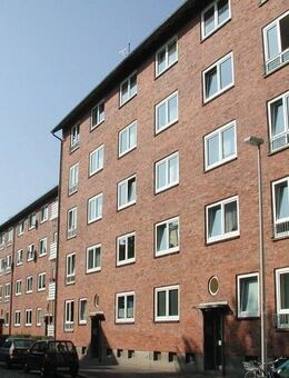 Umzug gefällig? Modernisierte 2,5-Zi.-Wohnung - Kiel