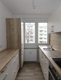 Kochmütze zu vergeben...sanierte 3-RW mit Einbauküche und Wanne!!!!! - Freiberg