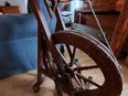 Schönes, dekoratives, antikes Spinnrad, sehr gut erhalten in 63584