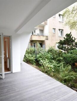 OBK - Terrasse mit Blick ins Grüne! Sanierte 2-Zi-Whg im Souterrain - Düsseldorf